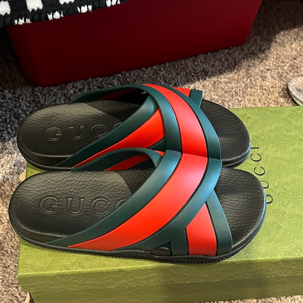 Gucci Women's Black and Red Slide Sandals - Picture 7 of 11